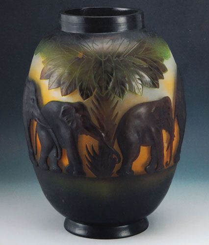 ガレ「群象文花瓶」の買取作品画像