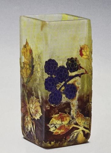 ドーム「黒いいちご文花瓶」の買取作品画像