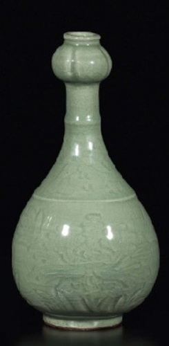 「青磁陰刻草花文柑子口瓶」の買取画像