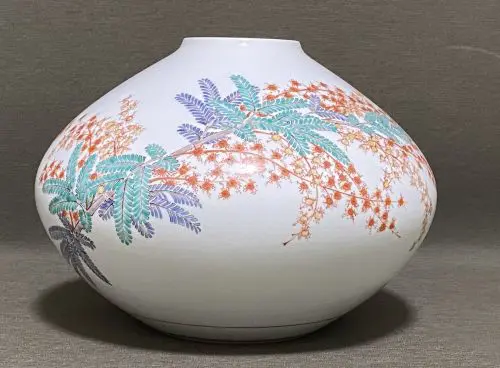 酒井田正（十四代酒井田柿右衛門）「錦・あかしや文花瓶」の買取画像